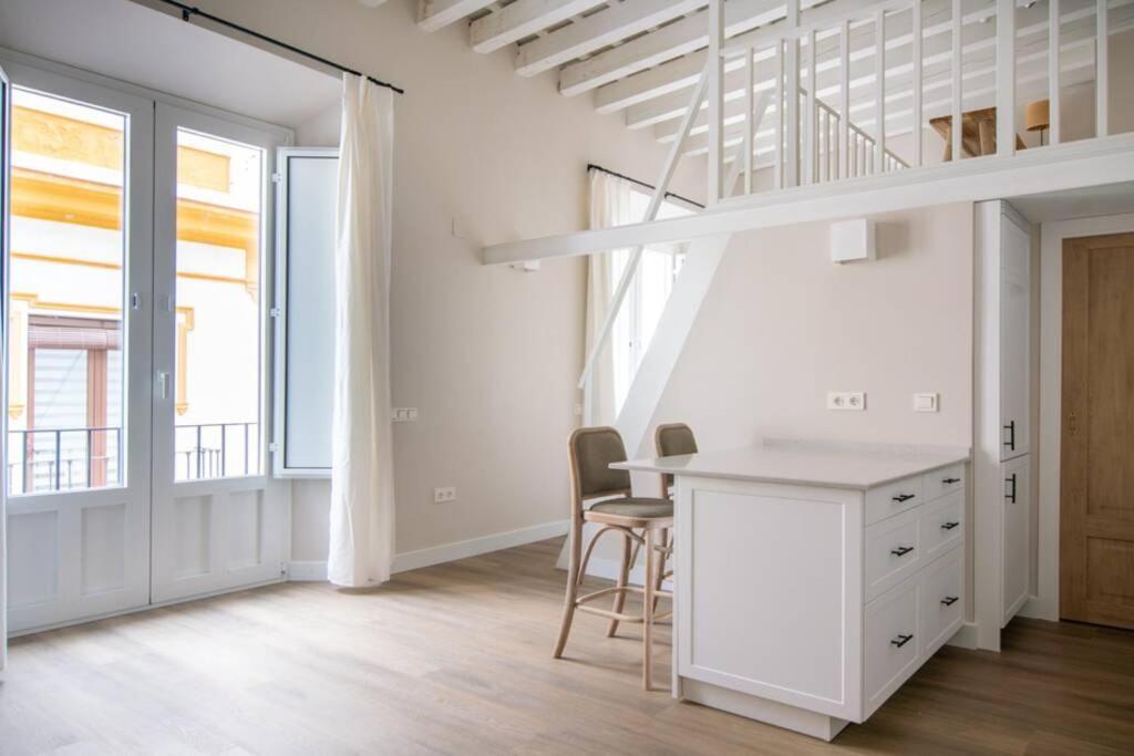 G12 Trendy And Comfy Bright Loft Meters From Bullring And Trianas Bridge, Galera Street Leilighet Sevilla Eksteriør bilde